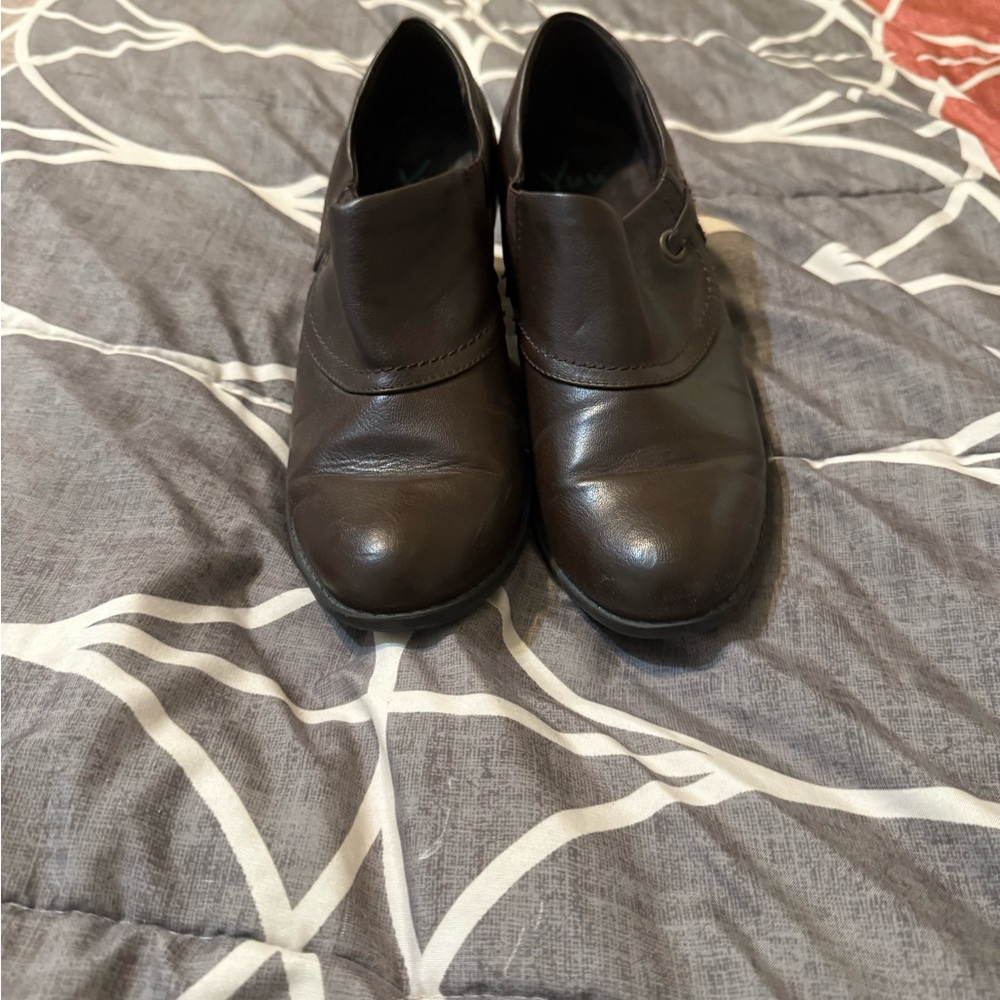 Yuu Women's Brown Heels